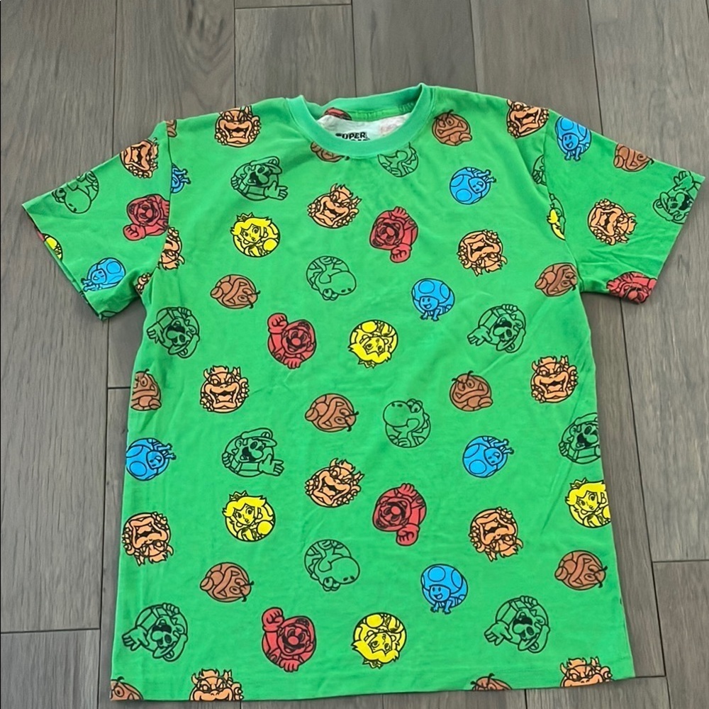 Super Mario Kids Shirt Size L